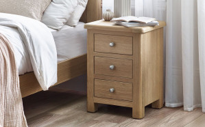 julian-bowen/mem003-memphis-limed-oak-3-drawer-bedside-roomset-1.jpg