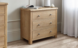 julian-bowen/mem004-memphis-limed-oak-3-drawer-chest-roomset-1.jpg